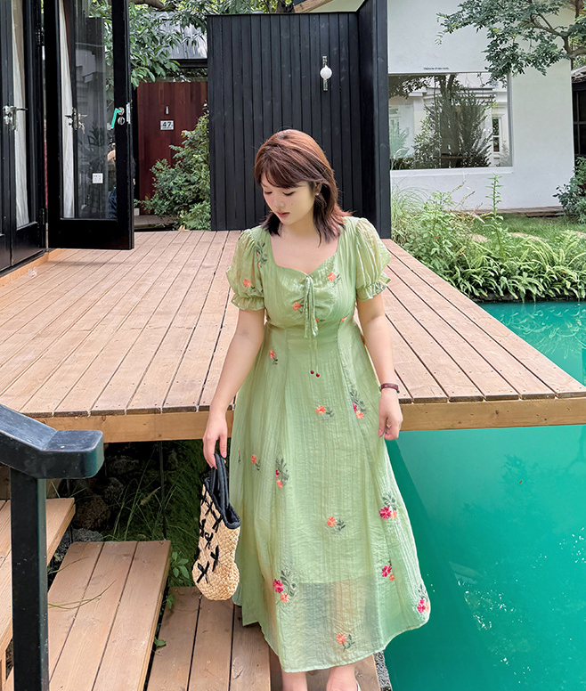 大きいサイズ レディース リボンスクエアネック花柄刺繍ワンピース LL 3L 4L 5L