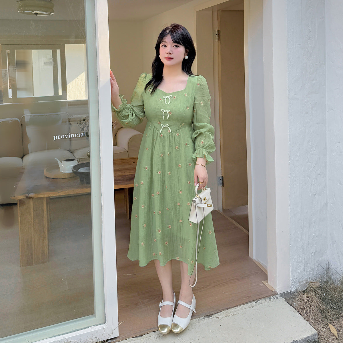 大きいサイズ レディース ビーズリボン付きスクエアネック花柄刺繍ワンピース LL 3L 4L 5L