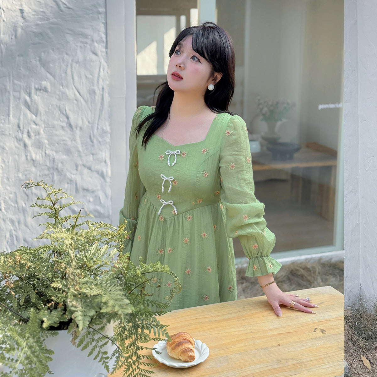 大きいサイズ レディース ビーズリボン付きスクエアネック花柄刺繍ワンピース LL 3L 4L 5L