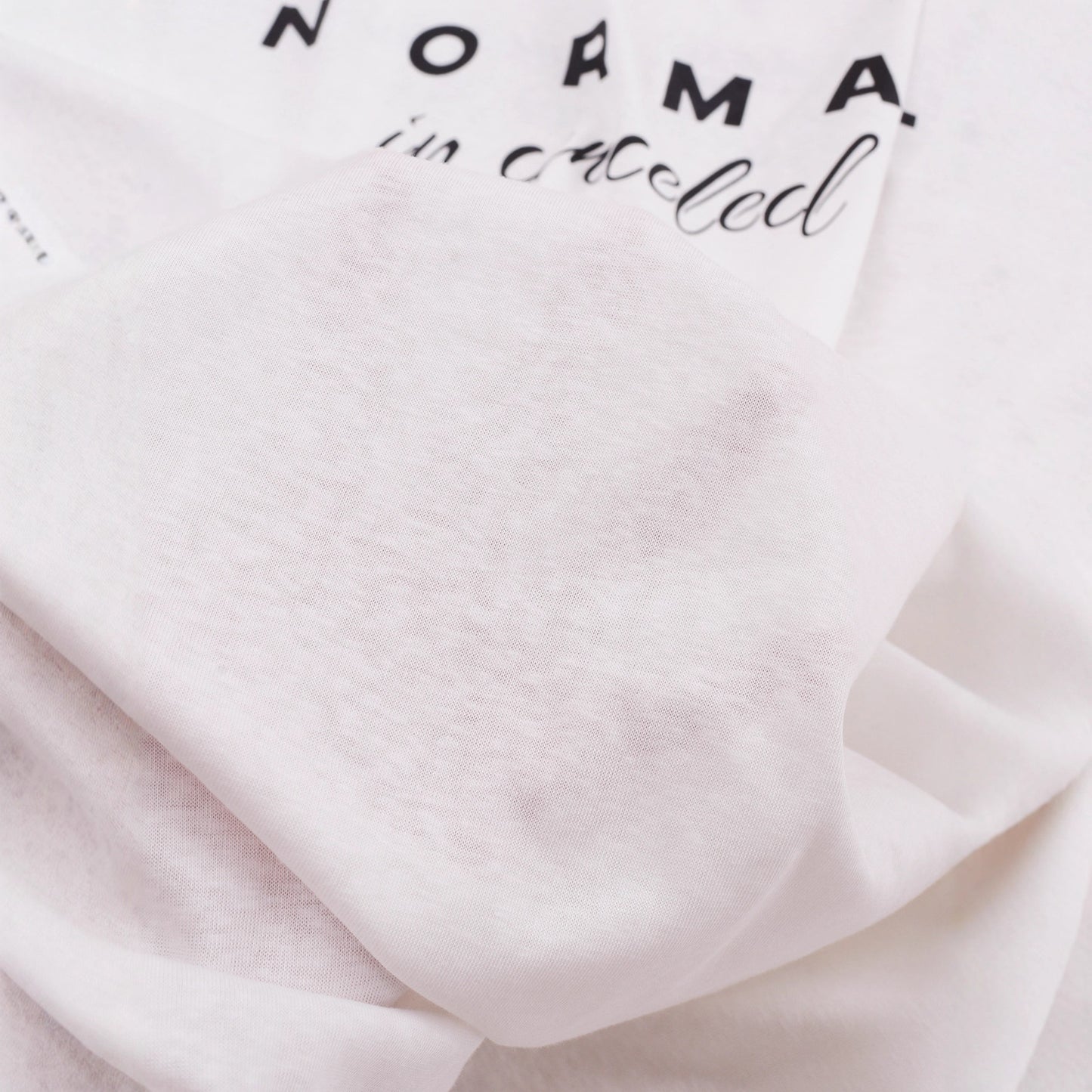 大きいサイズ レディース ラウンドネックプリントロゴ長袖白Tシャツ 3L 4L 5L