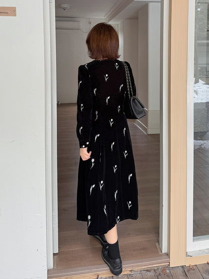 大きいサイズ レディース フレンチスクエアネックチューリップ刺繍ベルベットワンピース LL 3L 4L 5L